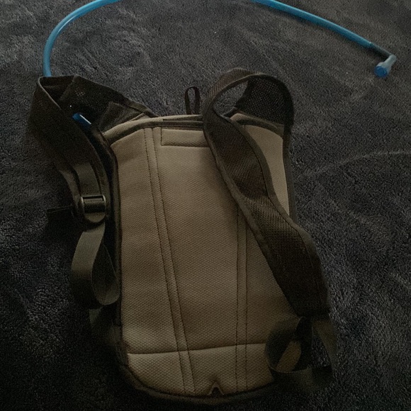 Small Camelbak backpak - Picture 2 of 2